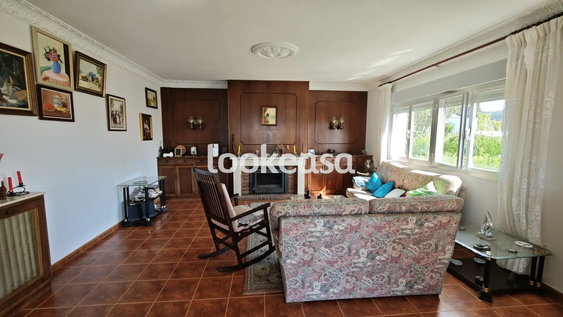 Sala d'estar de Casa o xalet en venda en Sanxenxo amb Calefacció, Jardí privat i Terrassa