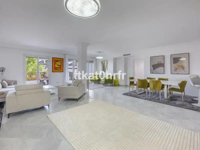 Sala d'estar de Planta baixa de lloguer en Marbella amb Aire condicionat, Calefacció i Terrassa