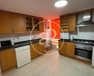 Cuina de Pis de lloguer en  Valencia Capital amb Aire condicionat, Calefacció i Moblat