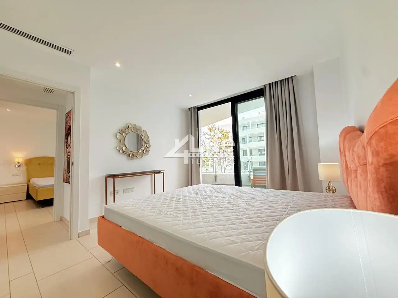 Habitación de Apartamento de alquiler en Arona con Aire acondicionado, Terraza y Piscina