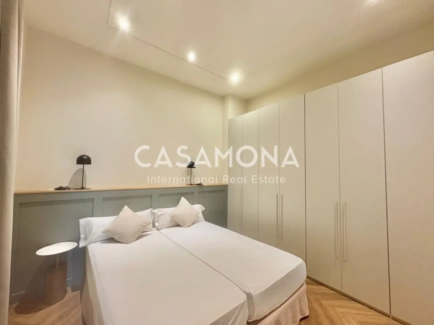 Dormitori de Apartament en venda en Barcelona amb Aire condicionat, Calefacció i Terrassa
