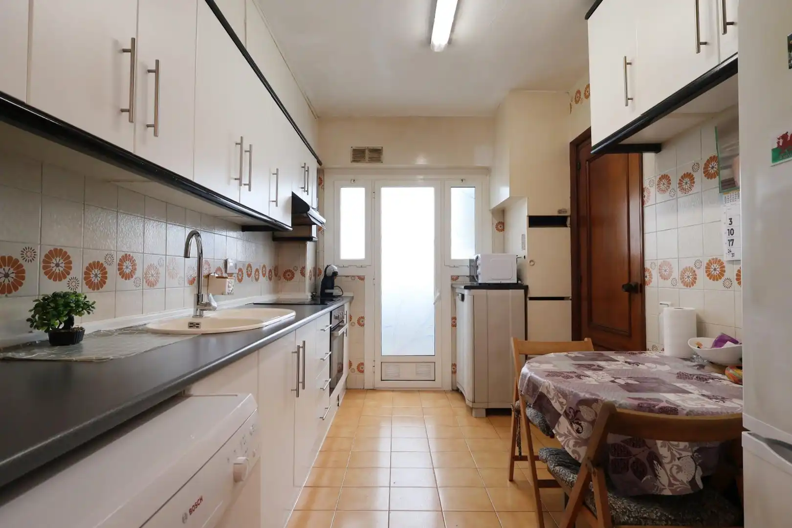 Kitchen of Flat for sale in Vilanova i la Geltrú  with Balcony