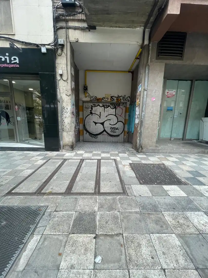 Vista exterior de Garatge de lloguer en Centro
