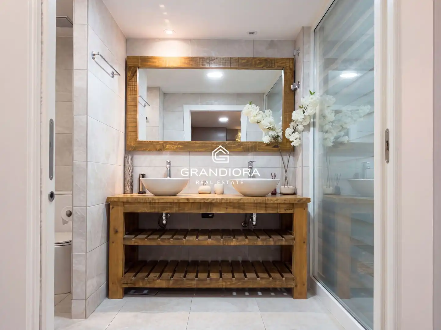 Bathroom of Flat for sale in Barcelona  with Air Conditioner, Swimming Pool and Furnished