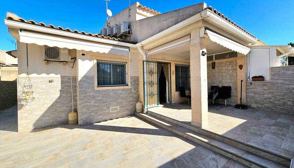 Foto 1 de Casa adosada en venda a Calle Dulcinea, Aguas Nuevas, Alicante