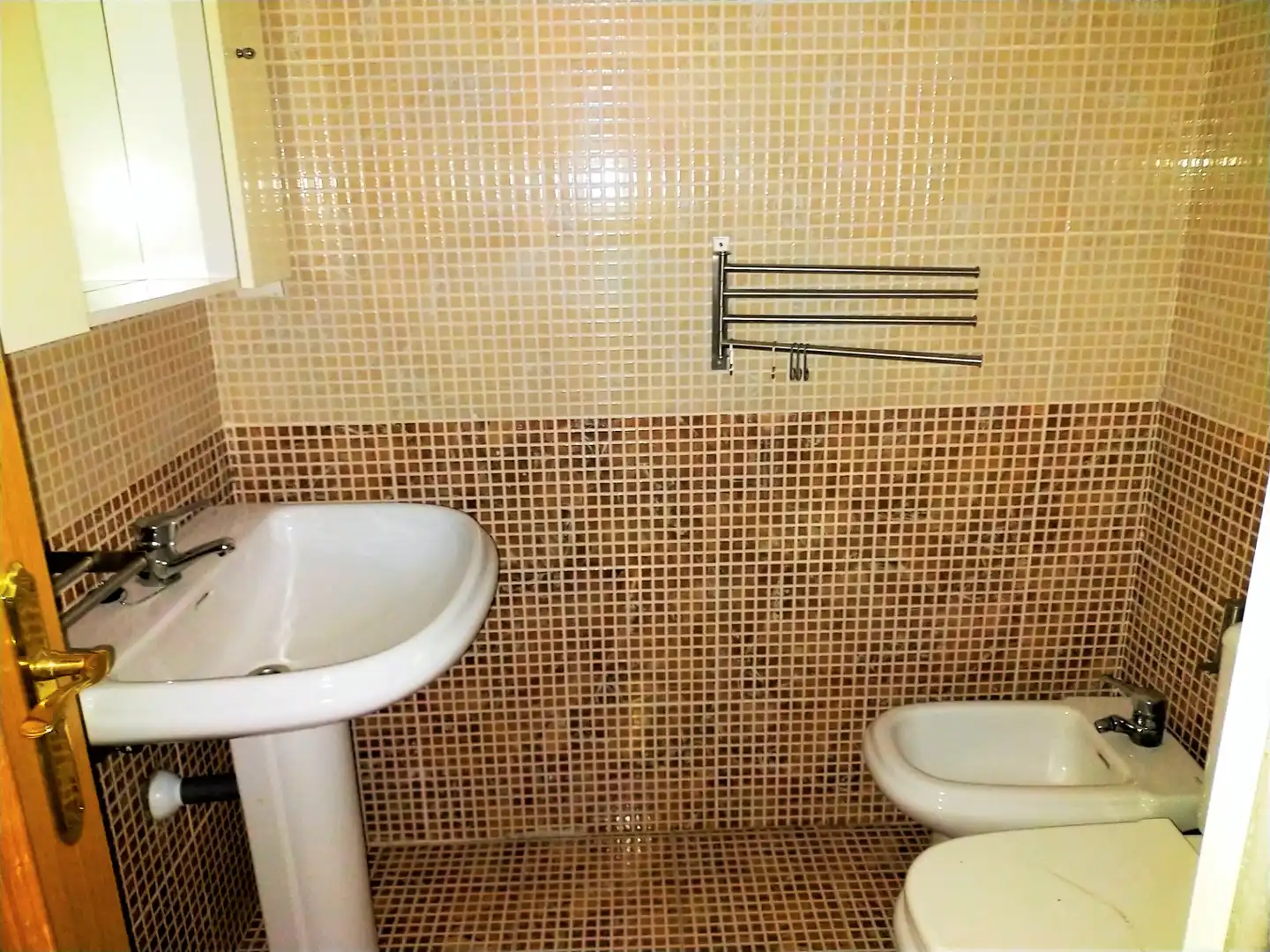 Bany de Apartament de lloguer en Aranjuez amb Aire condicionat, Calefacció i Parquet