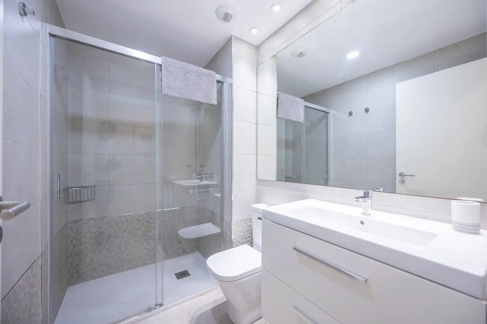 Bathroom of Flat for rent in Las Palmas de Gran Canaria  with Furnished