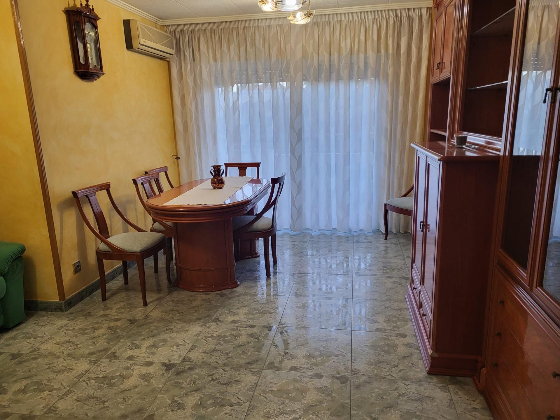 Menjador de Pis de lloguer en Castellón de la Plana / Castelló de la Plana amb Aire condicionat, Moblat i Balcó