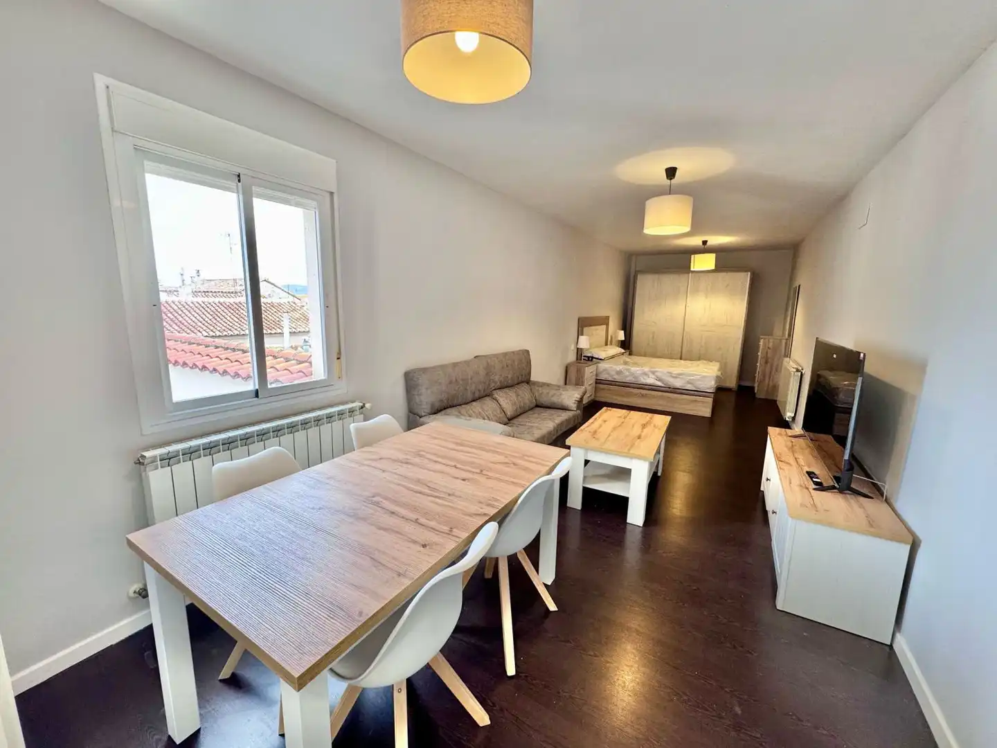 Vista exterior de Estudio en venta en Valdepeñas con Calefacción y Balcón