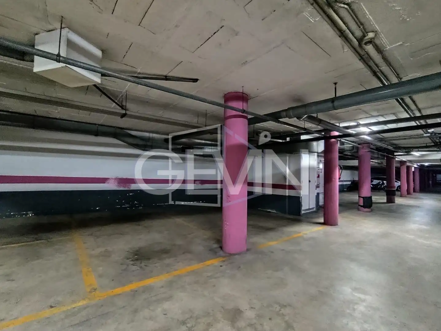 Parking de Piso en venta en Santa Perpètua de Mogoda con Aire acondicionado, Calefacción y Jardín privado