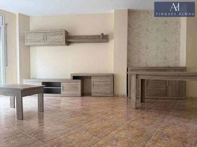 Piso en Venta en  RAMON Y CAJAL en Les Roquetes