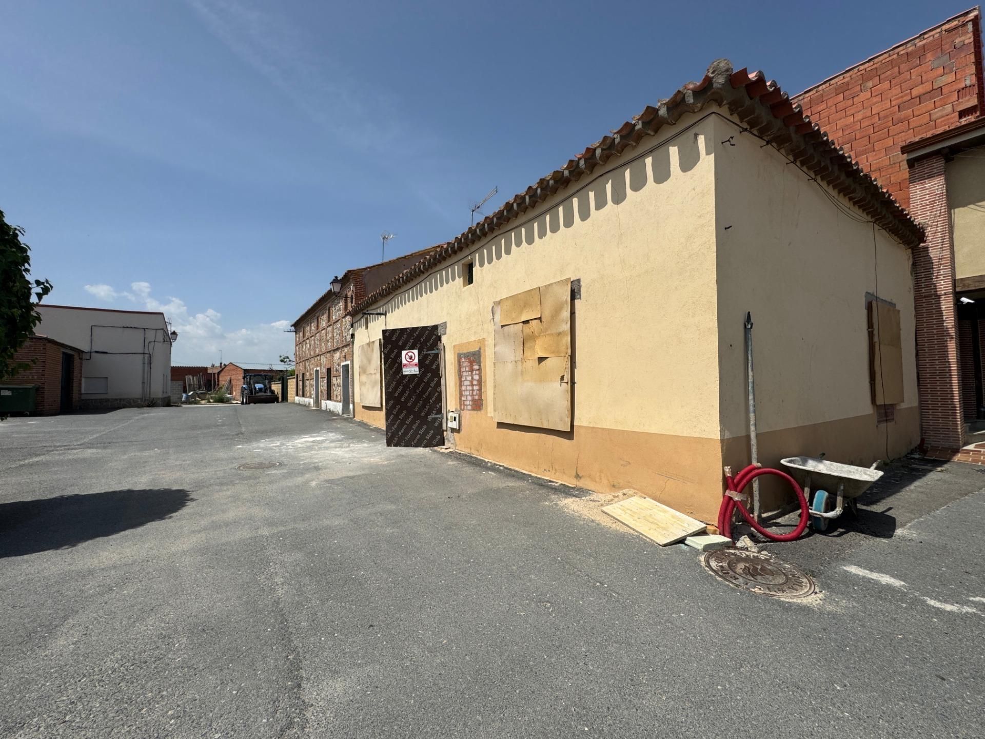 Exterior view of Single-family semi-detached for sale in Las Berlanas 