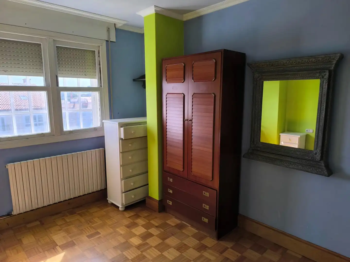 Habitación de Piso en venta en Santiago de Compostela  con Calefacción, Jardín privado y Trastero