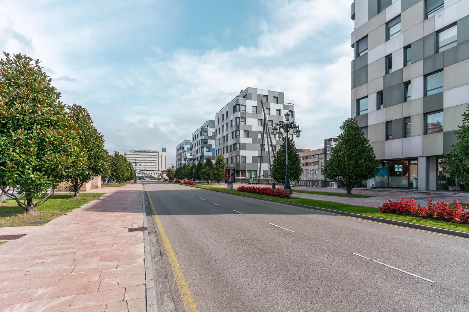 Vista exterior de Pis en venda en Oviedo  amb Calefacció i Parquet