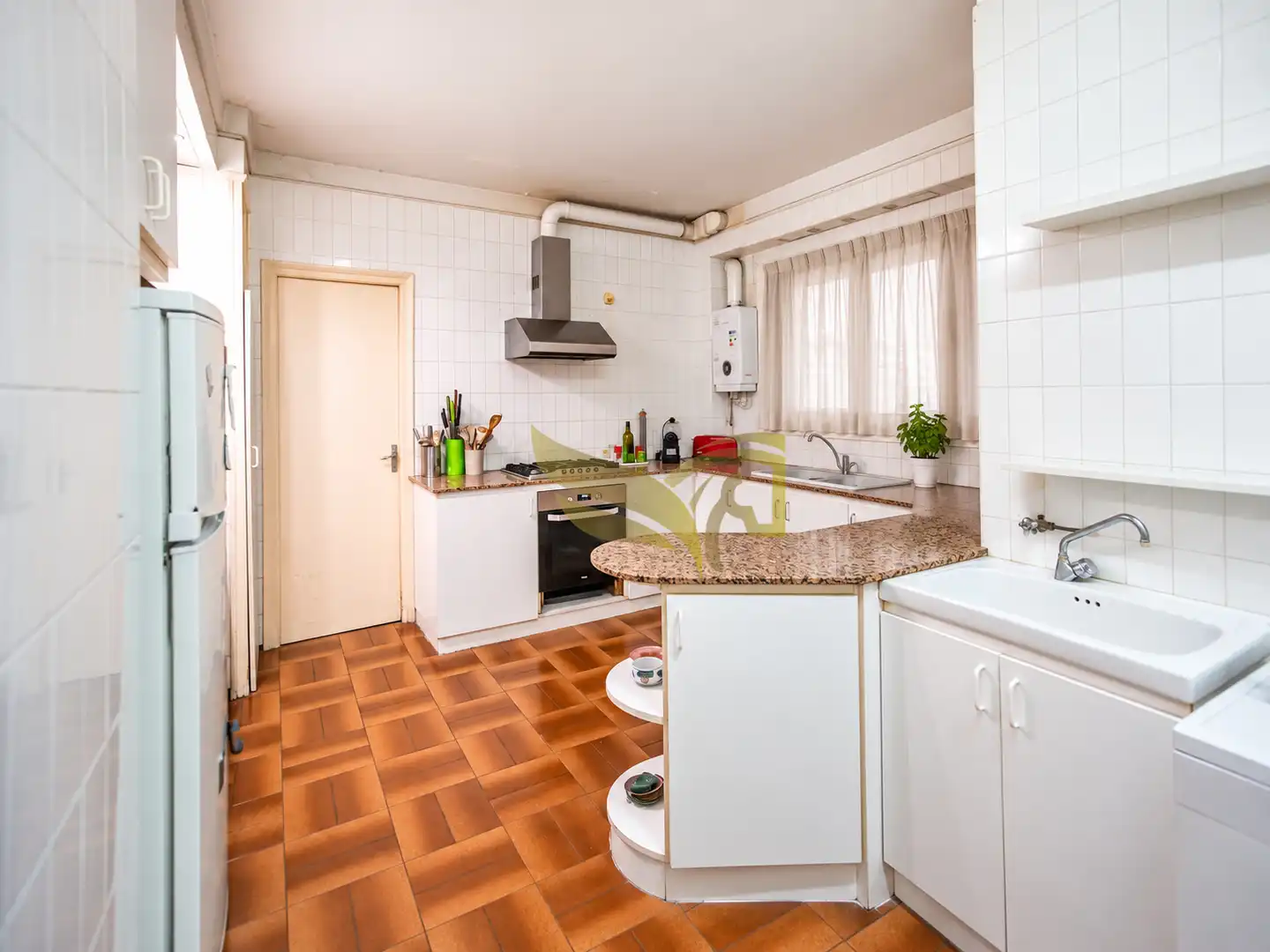 Kitchen of Flat for sale in Madrid  with Air Conditioner and Parquet flooring