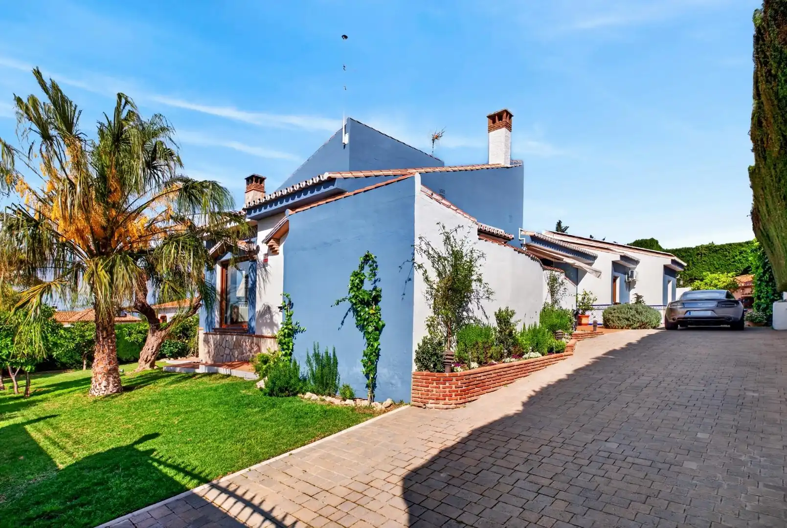 Vista exterior de Casa o chalet en venta en Alhaurín de la Torre con Aire acondicionado, Jardín privado y Terraza