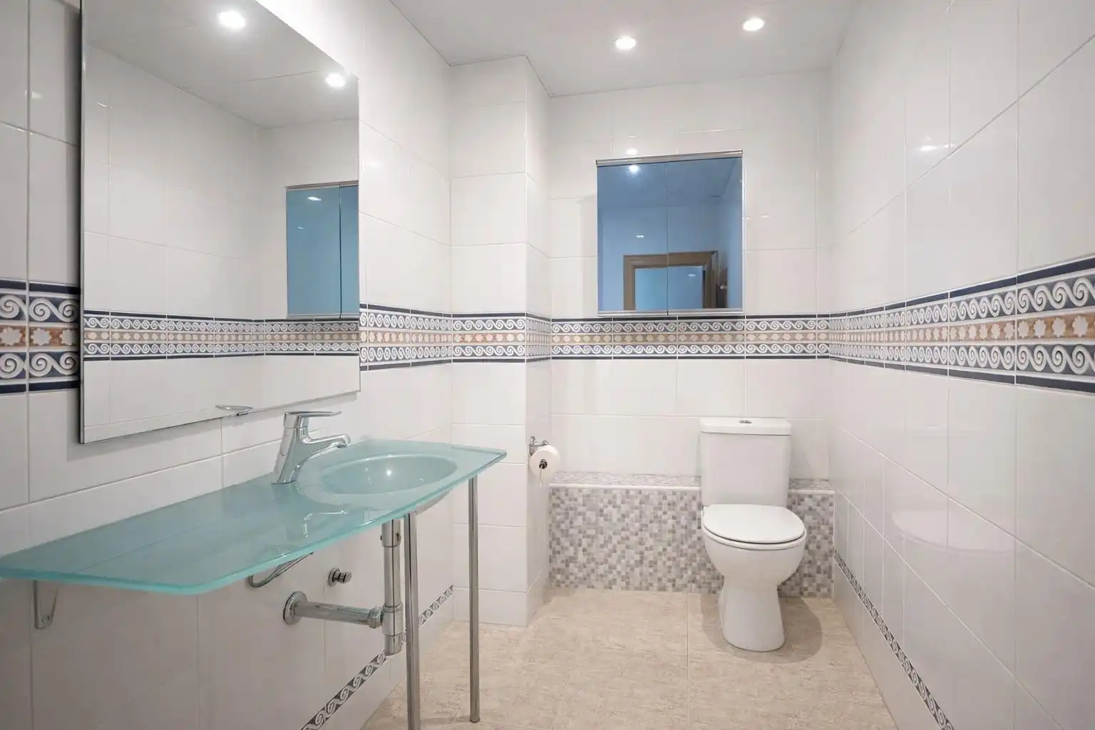 Bathroom of Houses for sale in Sabadell  with Air Conditioner, Heating and Private garden