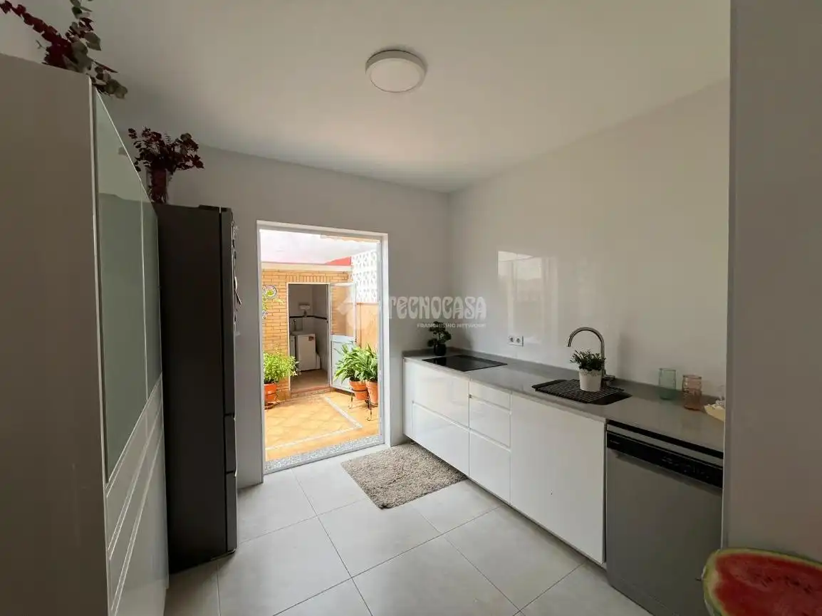 Kitchen of Detached homes for sale in Alcalá de Guadaira  with Air Conditioner, Heating and Balcony