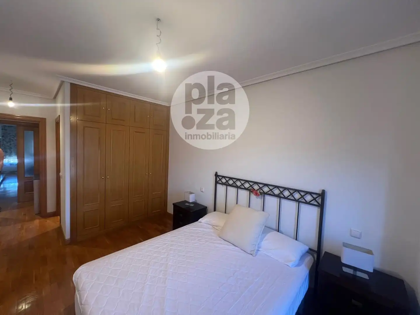 Dormitori de Pis de lloguer en Burgos amb Terrassa, Traster i Moblat