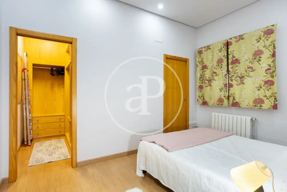 Schlafzimmer von Wohnung zur Miete in Valencia mit Klimaanlage, Heizung und Möbliert