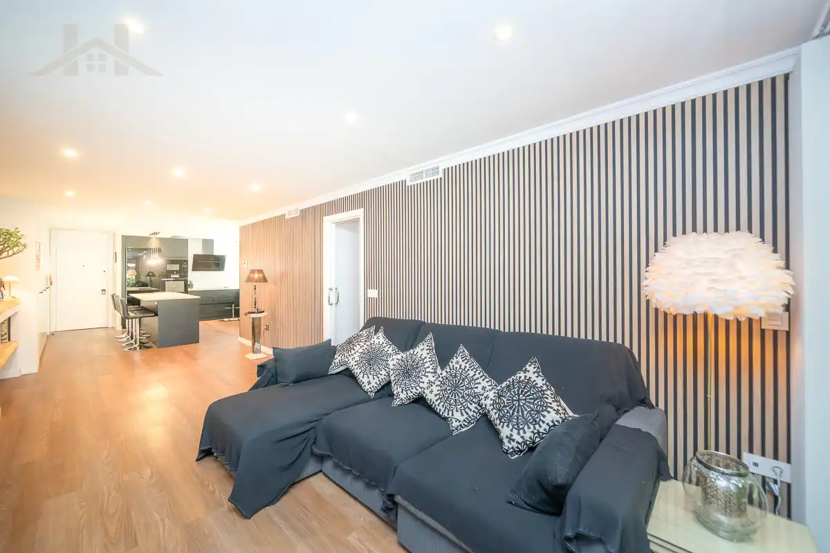 Living room of Flat for sale in El Escorial  with Air Conditioner, Heating and Parquet flooring