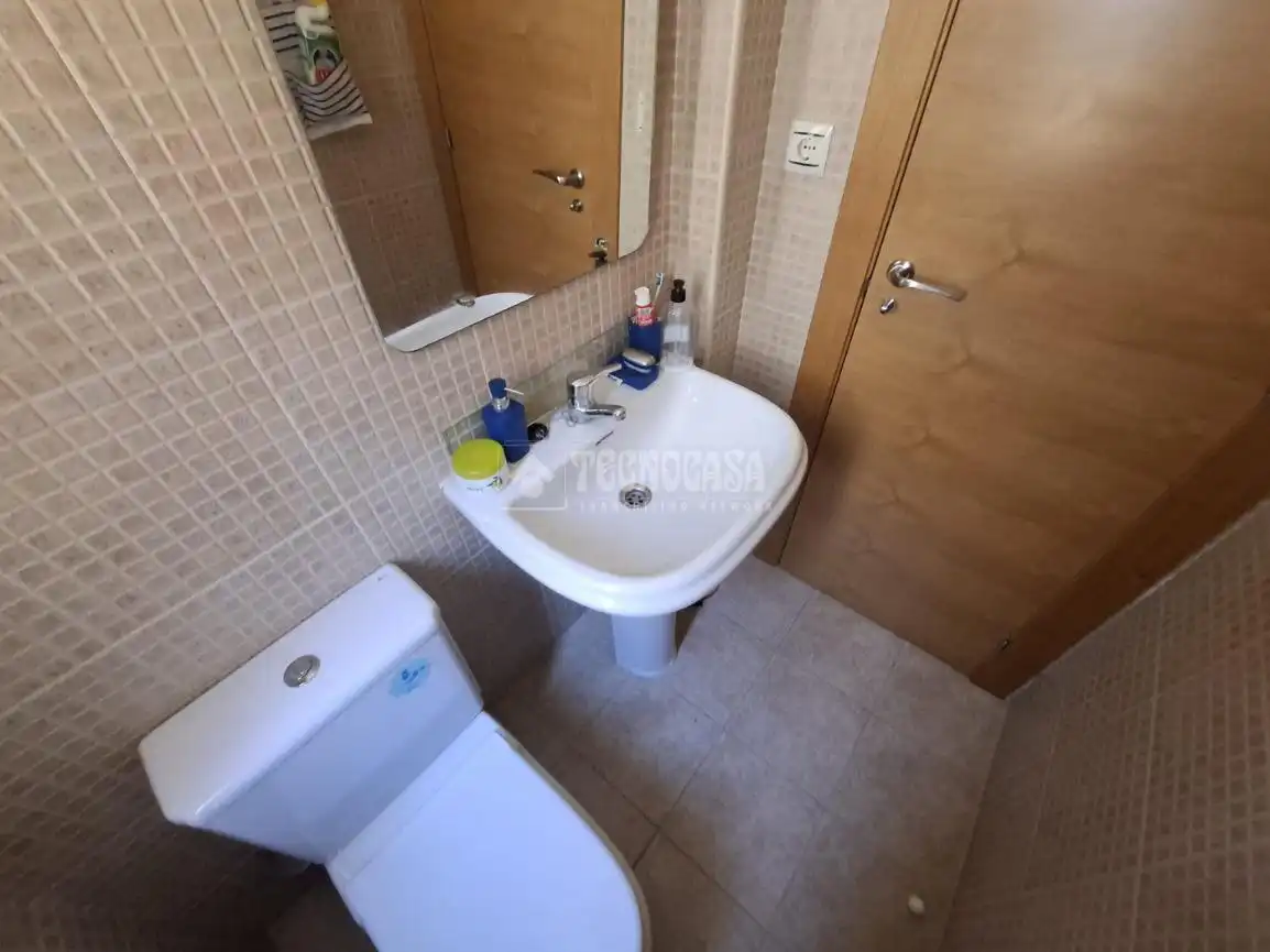 Baño de Casa adosada en venta en Ávila con Calefacción, Amueblado y Balcón