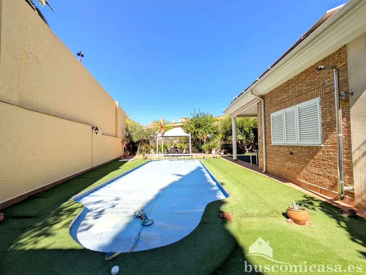 Piscina de Casa o xalet en venda en Linares amb Aire condicionat, Calefacció i Jardí privat
