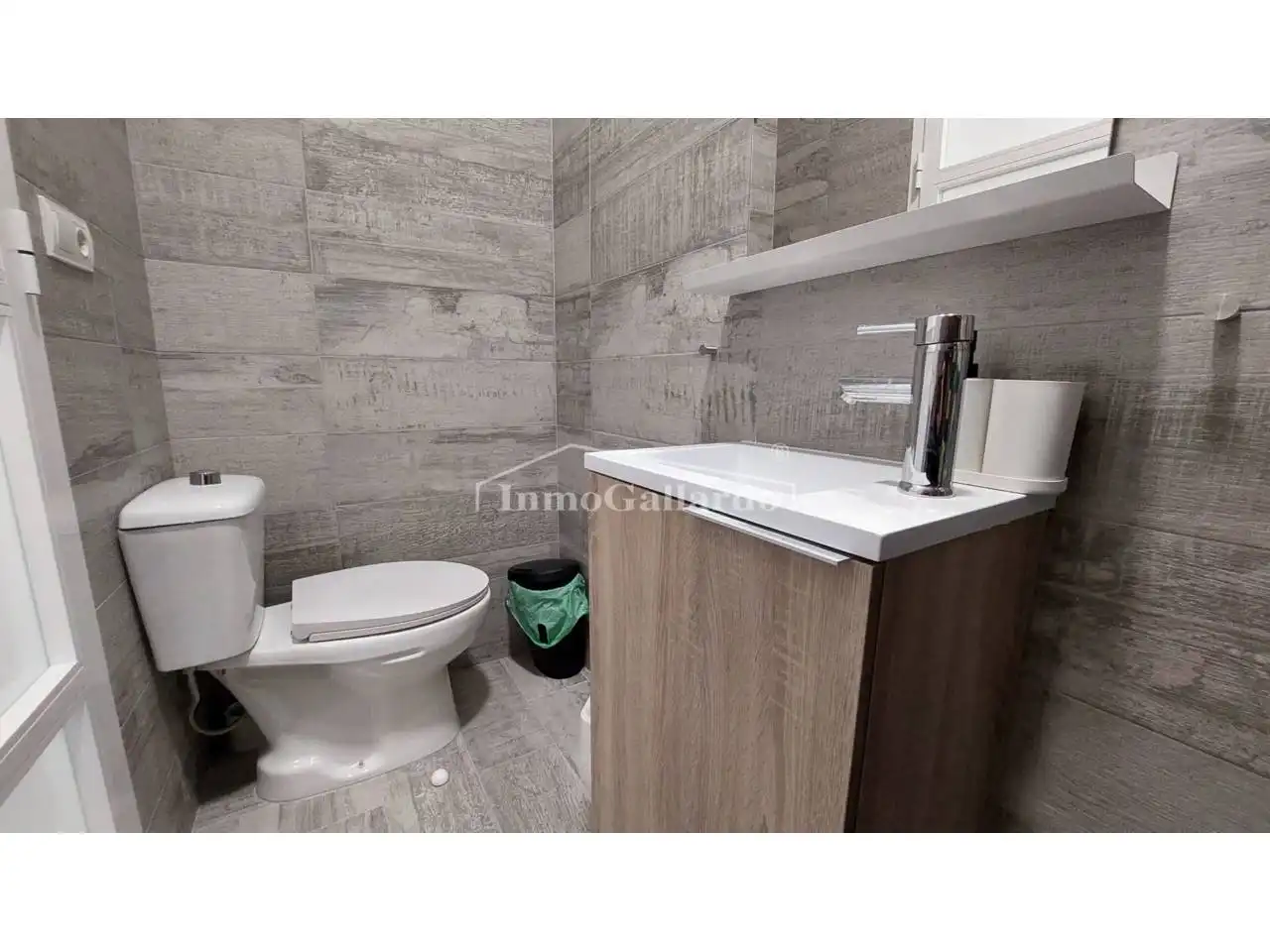 Baño de Estudio en venta en Málaga con Aire acondicionado y Amueblado