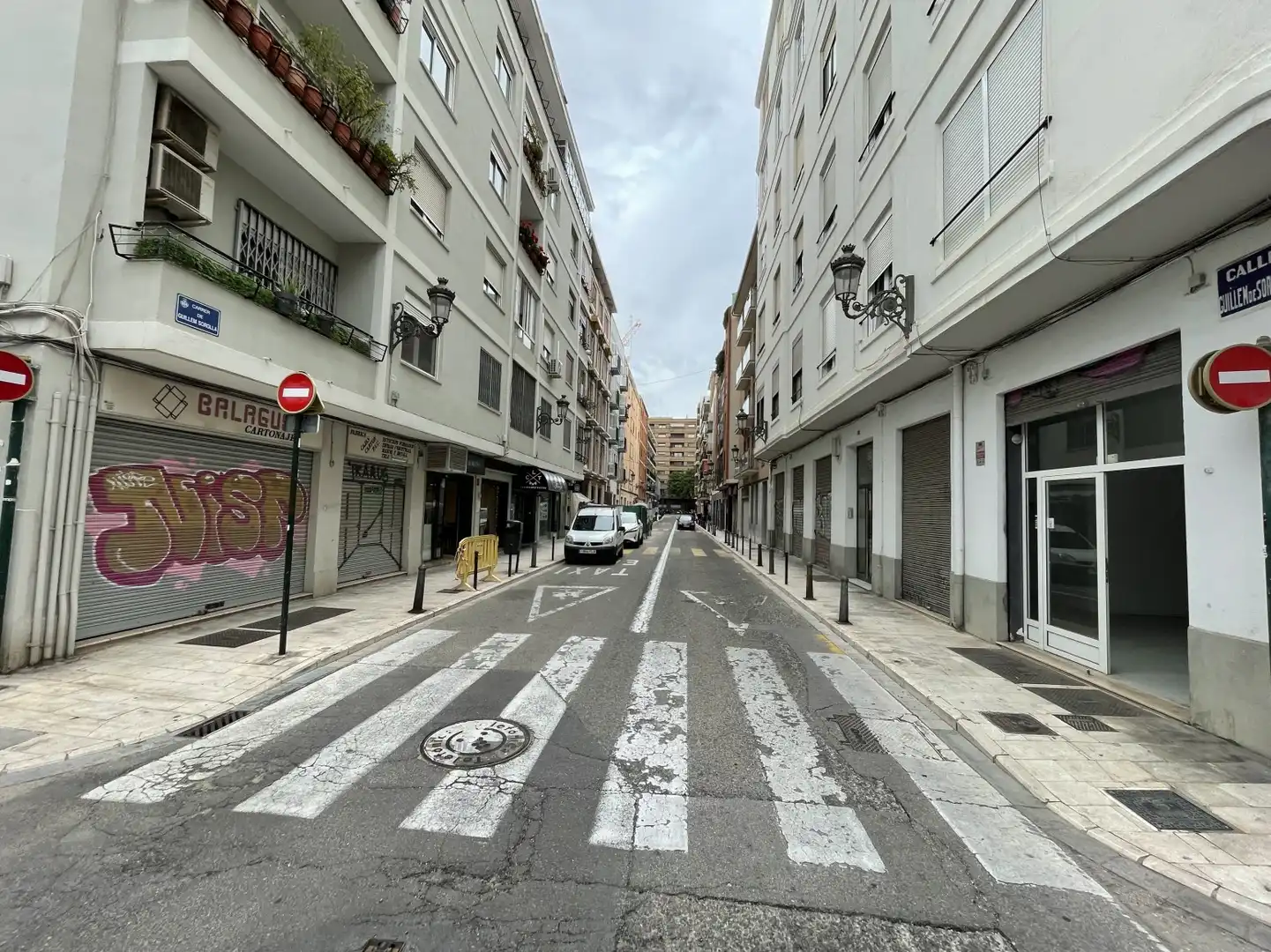 Vista exterior de Local en venda en Valencia