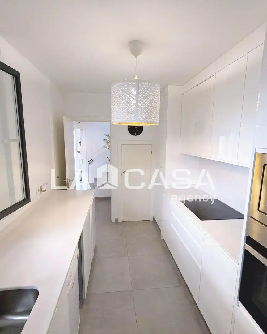 Casa a schiera in vendita a Entrenúcleos, imagen 3