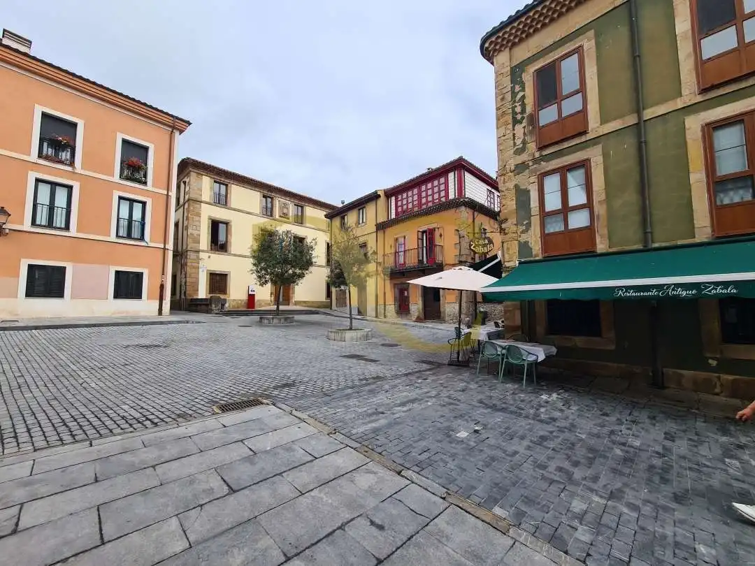 Vista exterior de Edificio en venta en Gijón 