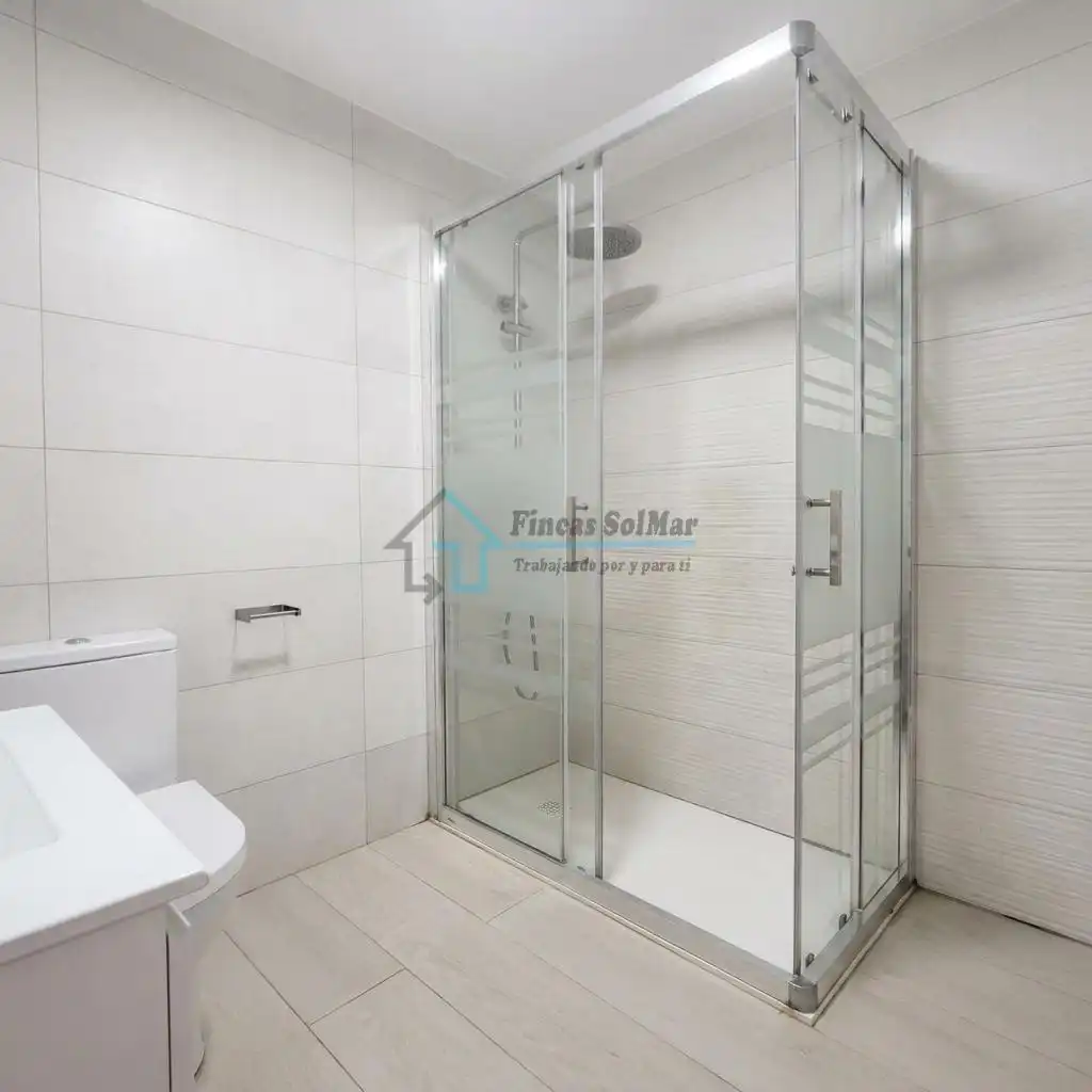 Bany de Apartament en venda en Castellón de la Plana / Castelló de la Plana amb Moblat i Balcó