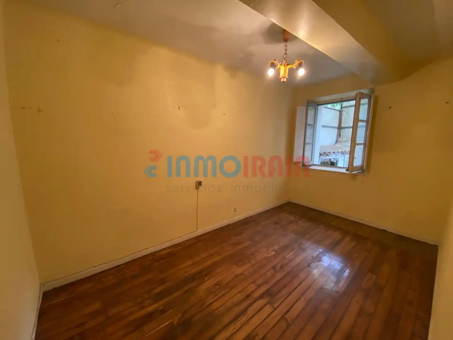 Bedroom of Houses for sale in Zegama  with Storage room