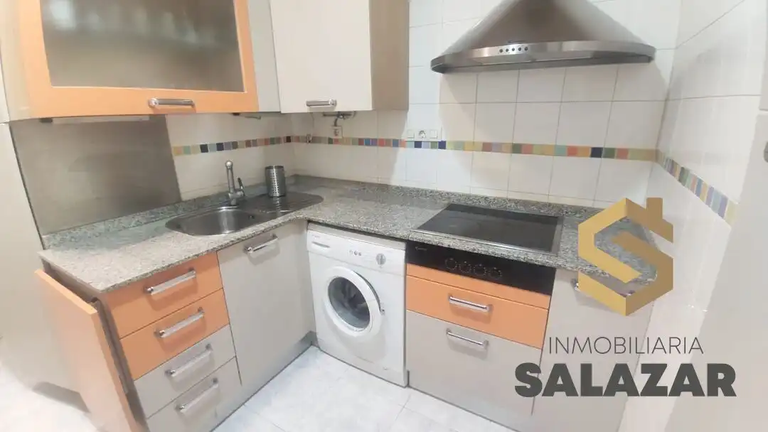 Flat with lift to rent in Autonomia Kalea, imagen 2