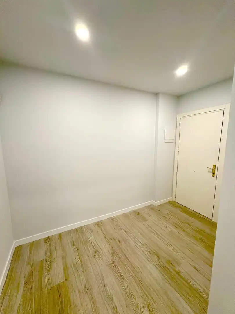 Flat for sale in Barcelona  with Air Conditioner, Heating and Parquet flooring