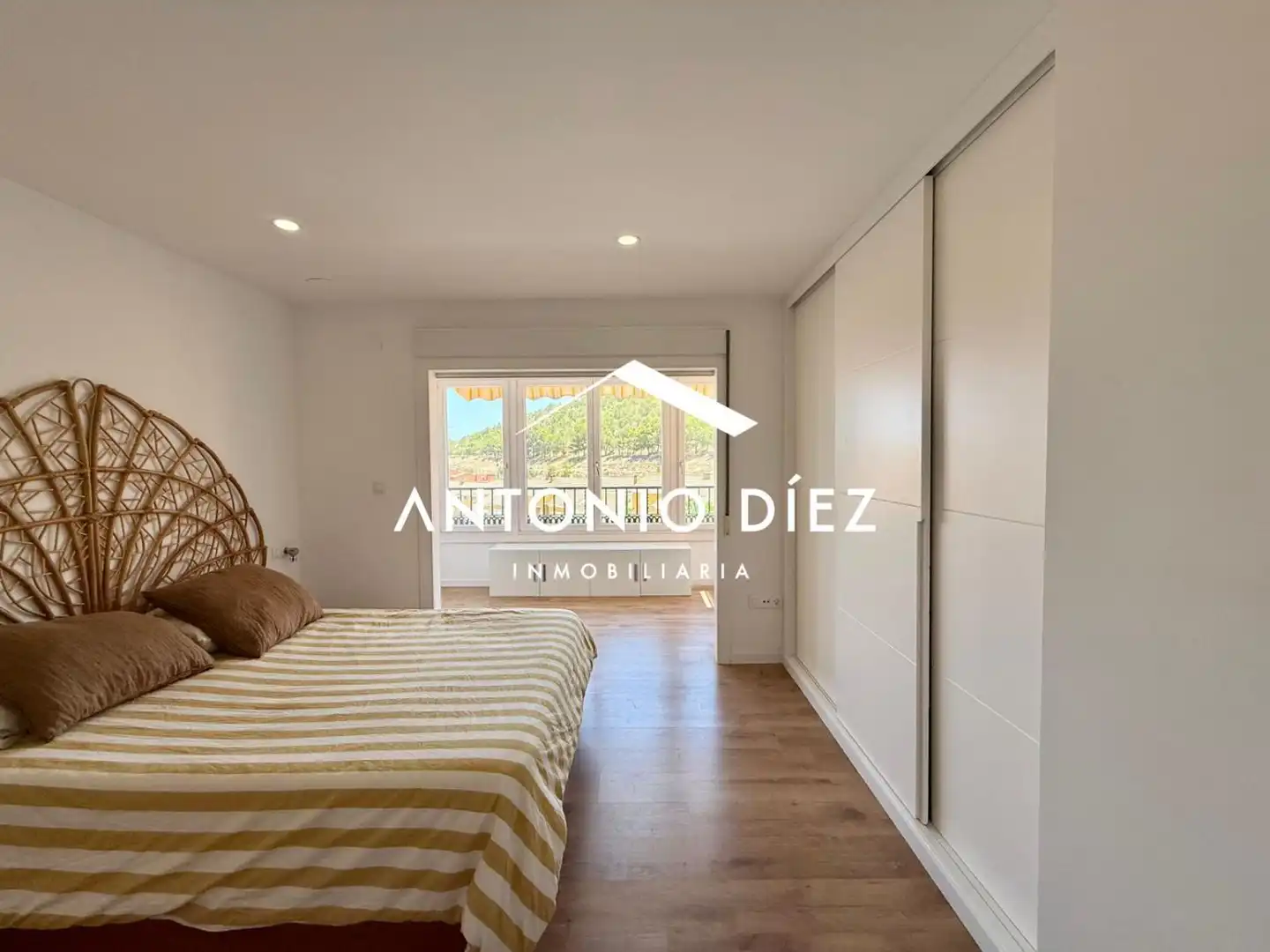 Bedroom of Attic for sale in Aspe  with Air Conditioner, Terrace and Storage room