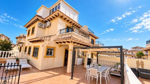 Foto 2 de Casa adosada en venta en La Zenia, Orihuela
