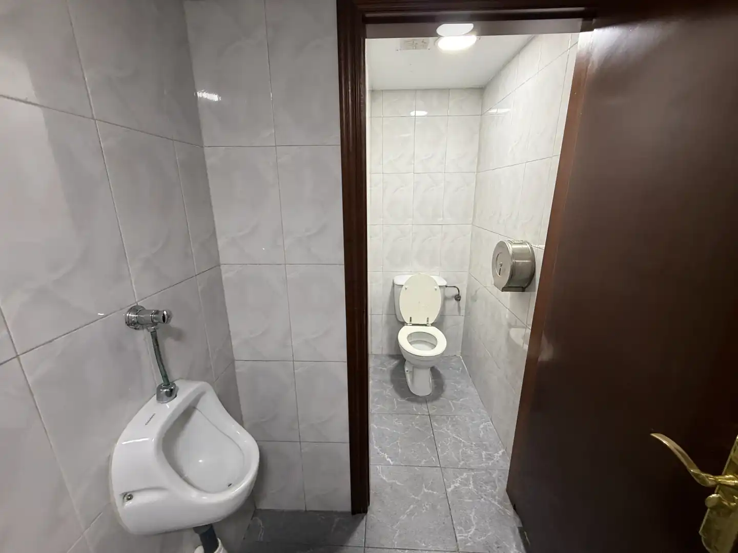 Bany de Edifici en venda en Siero amb Alarma