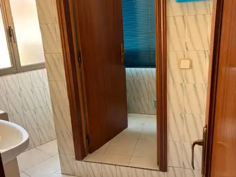 Bathroom of Office for rent in Alcalá de Henares  with Air Conditioner, Heating and Terrace