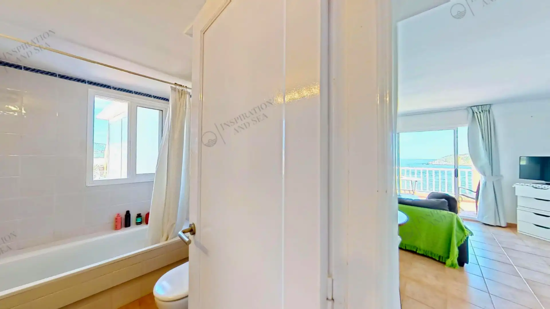 Bathroom of Flat for sale in Santa Eulària des Riu  with Air Conditioner and Terrace
