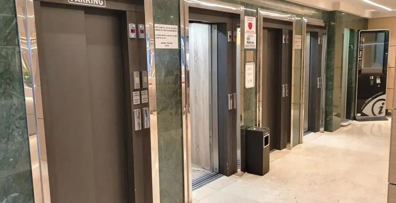 Wohnung zum Verkauf in Fuengirola mit Klimaanlage, Heizung und Terrasse