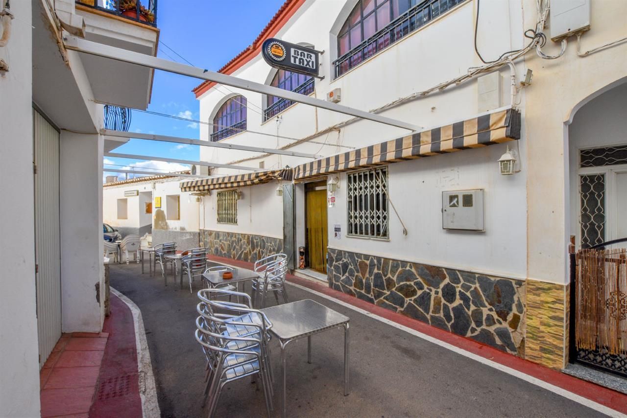 Building for sale in Taberno