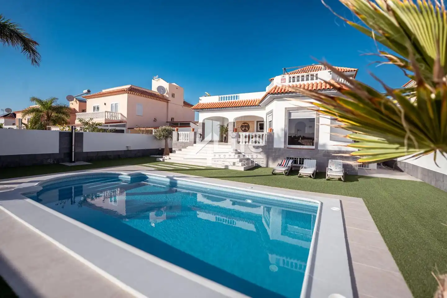 Haus mit Pool zum Verkauf in El Almendro