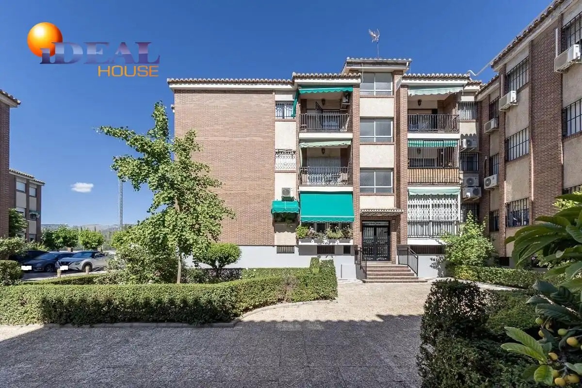 Flat with terrace for sale in Avenida JUAN PABLO II, imagen 2