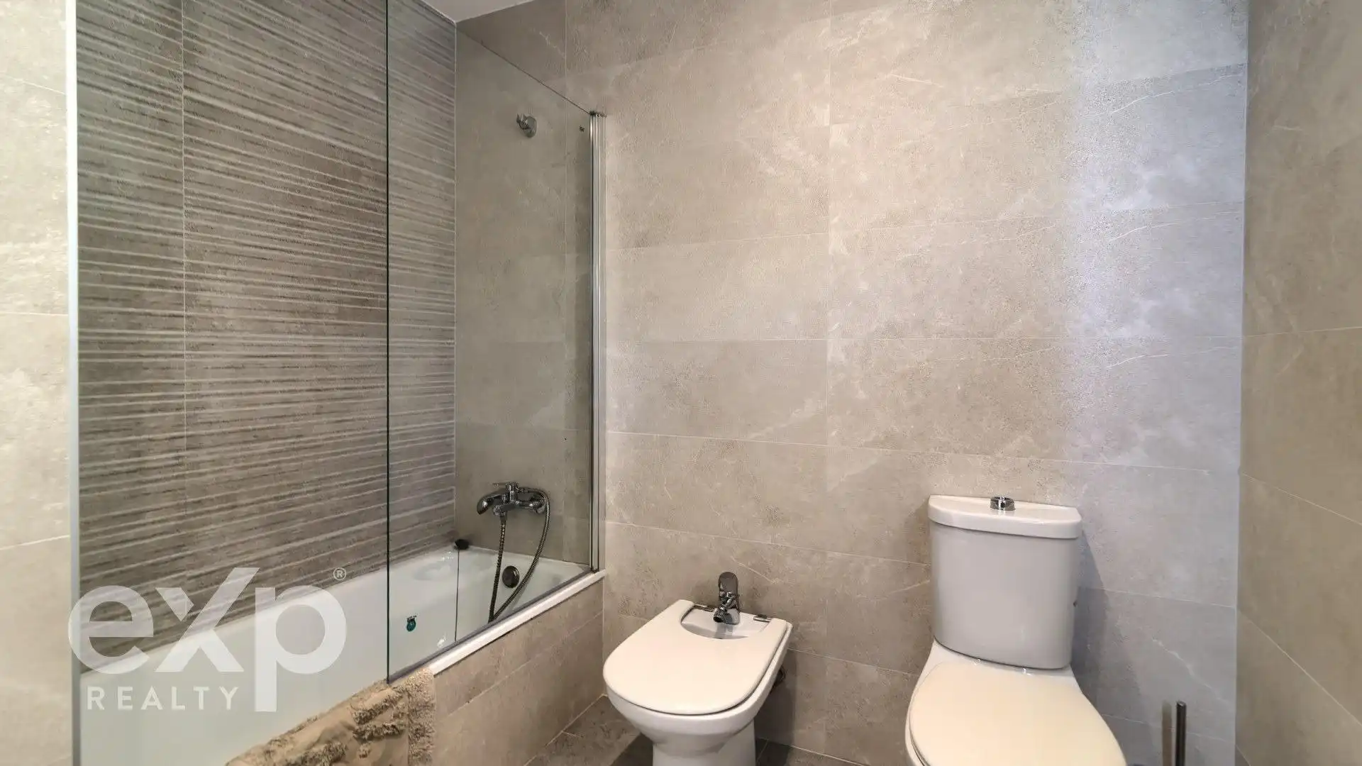Baño de Casa o chalet en venta en Godella con Aire acondicionado, Calefacción y Jardín privado
