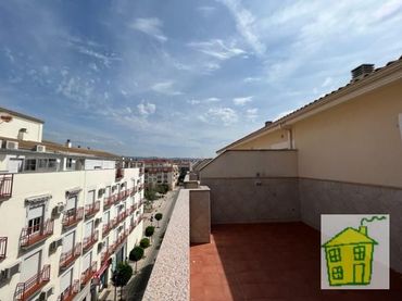 Attico con ascensore in vendita a Andújar