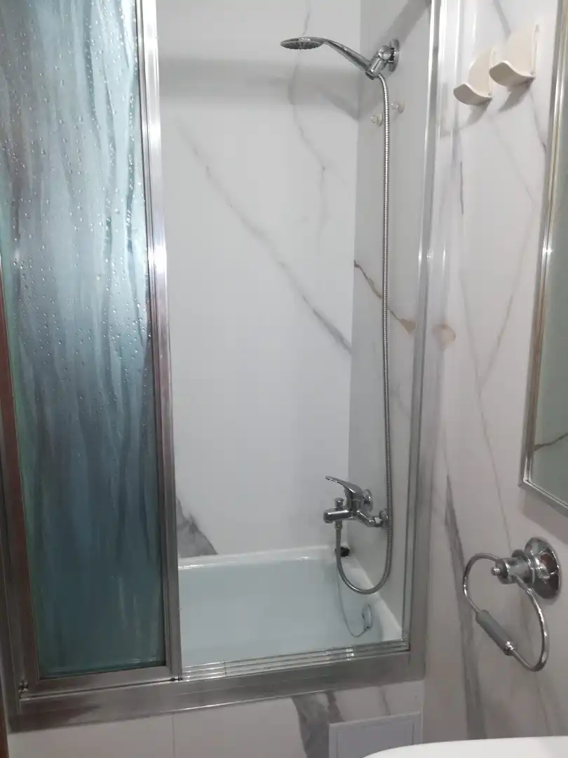 Badezimmer von Büro zur Miete in Móstoles mit Möbliert