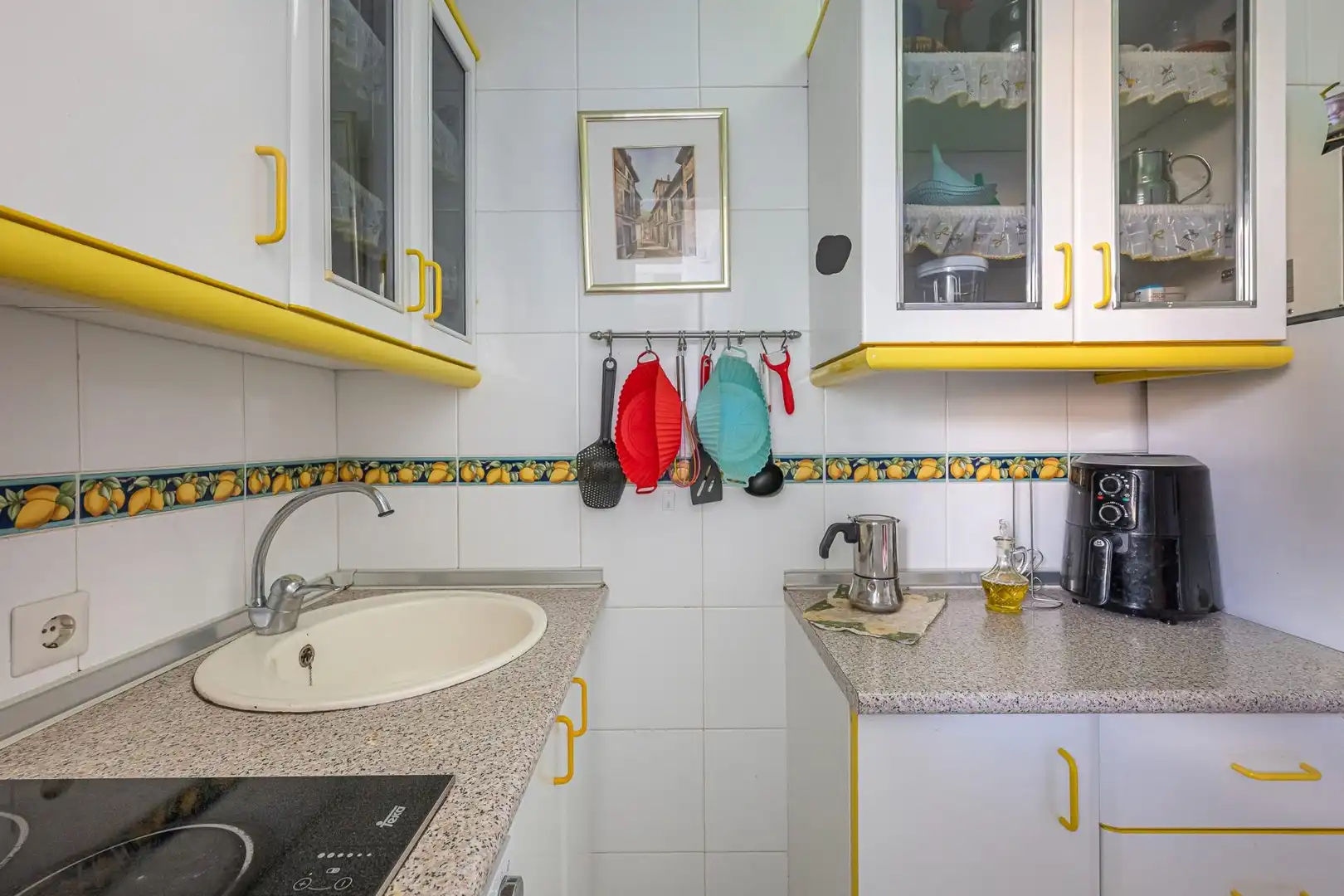 Cuina de Apartament en venda en Fuengirola amb Aire condicionat, Calefacció i Jardí privat