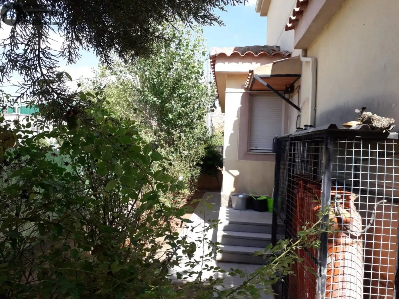 Vista exterior de Casa o chalet en venta en Robledo con Calefacción, Jardín privado y Terraza