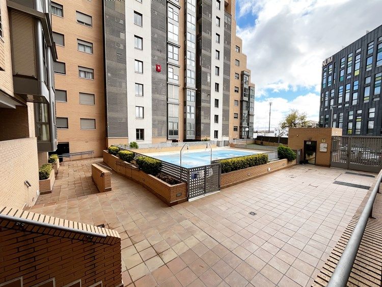 Piscina de Piso de alquiler en  Madrid Capital con Aire acondicionado, Calefacción y Terraza